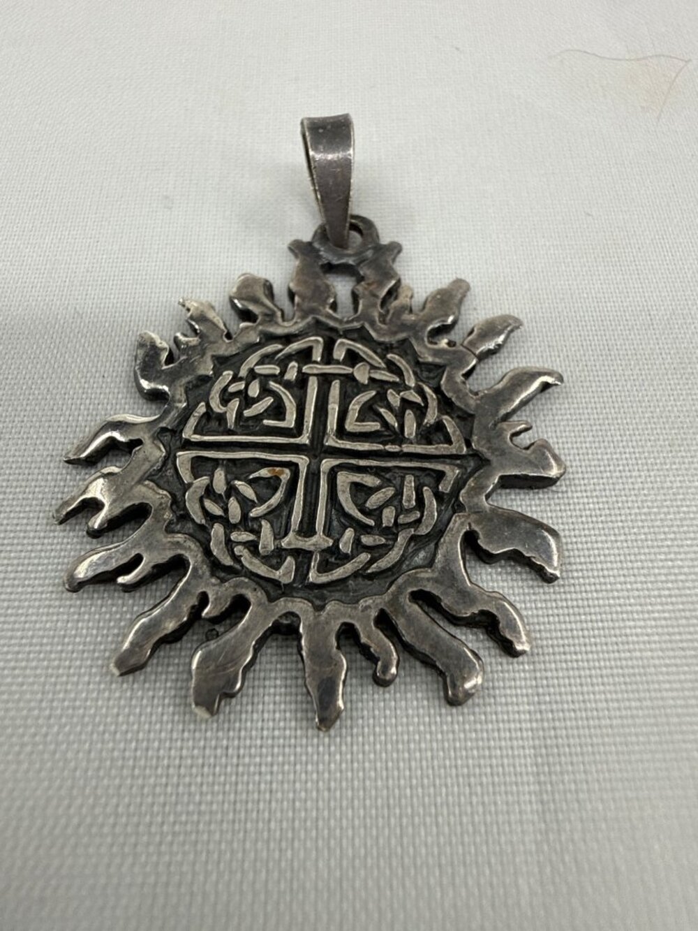 Vtg Celtic Sun Pendant Quaternary Knot Gothic Witchy Whimsygoth Amulet
